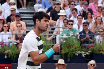 El español Carlos Alcaraz en la final de Queen's ante el checo Jiri Lehecka.