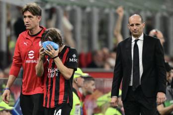 El futbolista del Milan, Luka Modric tras sufrir lesión en el pómulo.