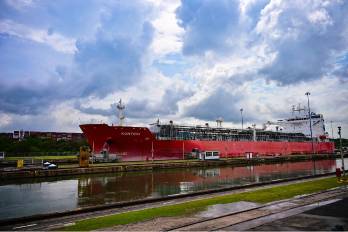 Uno de los elementos más relevantes en este análisis es la recuperación progresiva del Canal de Panamá, que en el primer semestre de 2025 promedió ingresos mensuales de $340 millones, superando el desempeño registrado en 2024.