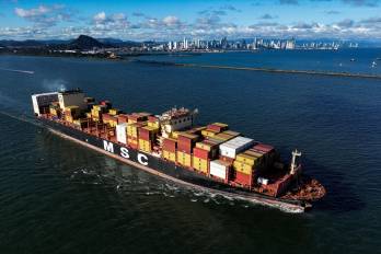Durante 2023-2024, la entidad que administra el Canal de Panamá estableció una reducción del calado y del tránsito por impactos climáticos.