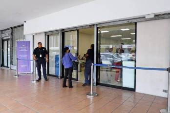 La factura emitida por los colegios particulares es necesaria para que los padres hagan válido el derecho a la deducción de los gastos.