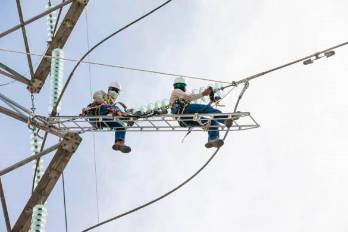 Imagen de trabajadores del sector eléctrico.