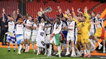 El Tottenham celebrando el título de la UEFA Europa League 2024-2025.