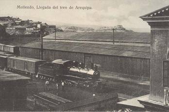 Ferrocarril del Sur llegando a Mollendo, Arequipa (1920).