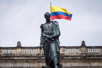 Firmes por la patria