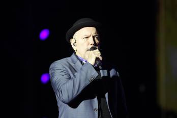 El artista también expresó sus condolencias a las familias que han perdido a seres queridos a causa del desastre.