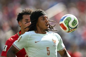 Jules Koundé de la selección de Francia.