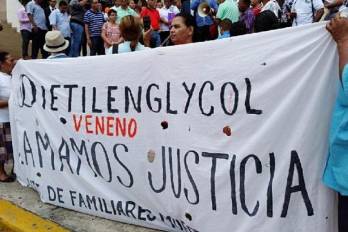 Los afectados por dietilenglicol pidieron que se haga justicia.