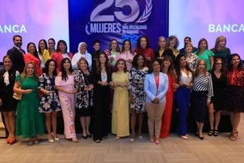 Ganadoras y finalistas en la premiación de “Las 25 mujeres más destacadas de Panamá” 2023.