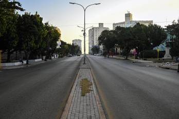 Las pintadas incluían frases como “Abajo la tiranía”, “Comunismo: enemigo de la comunidad”