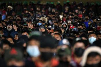 Miembros de la sociedad civil y seguidores del Ejército Zapatista de Liberación Nacional (EZLN), en la conmemoración de su aniversario 30.
