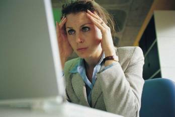 Algunas personas encuentran frustración al no conseguir un empleo.
