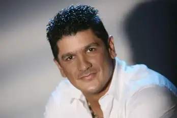 El cantante dominicano Eddy Herrera se presentó en Panamá junto a Los Hermanos Rosario y Héctor Acosta “El Torito”, en una velada que reunió a generaciones de fanáticos del merengue.