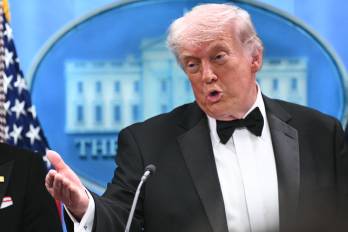 El presidente de Estados Unidos, Donald Trump, impulsa un controvertido proyecto de construcción en la Casa Blanca en medio de tensiones políticas y legales.