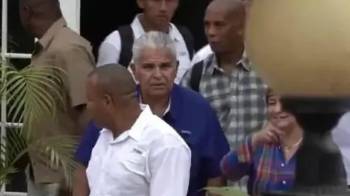 Imágenes del presidente en su reunión junto a los diputados que votaron a favor de la ley 462.
