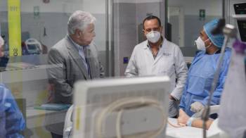 Según los especialistas que la atienden, la lesión fue causada por una pedrada.