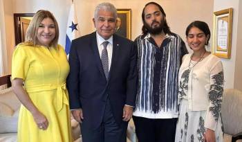 El presidente Mulino y su esposa, Maricel Cohen de Mulino, recibieron a la pareja Ambani en el Palacio de las Garzas.