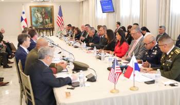 A este encuentro asisten el subsecretario adjunto para Centroamérica de Estados Unidos, Eric Jacobstein.