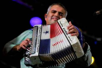 El cantante de música típica panameña Jhonathan Chávez