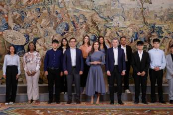 Durante la audiencia, los diez jóvenes, siete de ellos procedentes de Colombia , han podido conversar con la reina y compartir sus historias familiares de resiliencia.