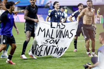 En el grupo estaba Lionel Messi, Lisandro Martínez, Facundo Medina, Flaco López, Giovanni Simeone y Thiago Almada, Julián Álvarez y Giovani Lo Celso.