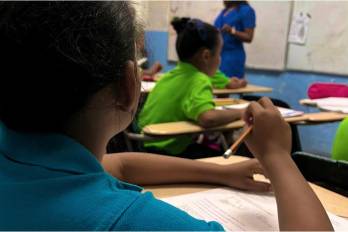 Meduca explica cómo asistir a Escuela para Padres si no puede el acudiente.
