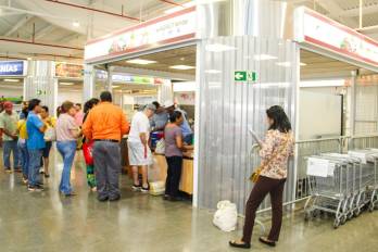 Acovipa e IMA exponen posturas encontradas sobre el impacto de las Tiendas del Pueblo