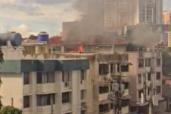 Los Bomberos extinguen incendio en edificio Riazor; residentes salen ilesos