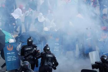 El presidente de Colombia advierte que la Policía podrá intervenir en universidades