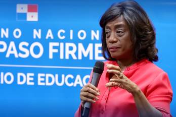 La ministra Lucy Molinar admite error y anuncia cambios al calendario escolar del 2027.