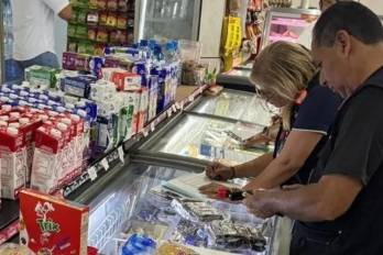 Comercios tendrán un año para adaptarse a la nueva ley de identificación de alimentos.