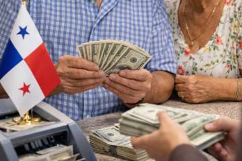 La Ley 506 establece el pago de intereses por mora correspondientes al décimo tercer mes retenidos.