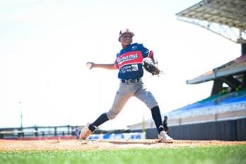Los panameños anotaron dos carreras en el primer inning, una en el segundo, otra en el cuarto y cerró con cuatro en el sexto.