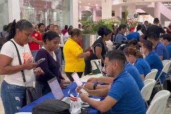 Los Andes se llena de acudientes por entrega de tarjetas del IFARHU