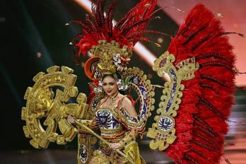 Miss Universo Panamá Impacta con su Traje Nacional en Miss Universo 2025.