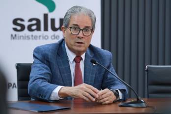 Panamá enfrenta dificultades para llenar plazas de médicos especialistas