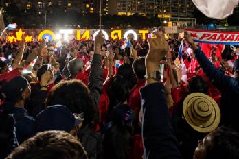 Toronto se viste de rojo, azul y blanco para respaldar a Panamá