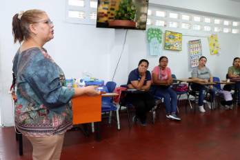 El Meduca impulsa taller para fortalecer la comunicación entre familias y escuelas.