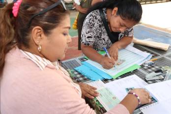 Estudiantes de Colón y Veraguas reciben tercer pago del PASE-U 2025.