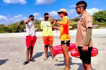 Ante cualquier situación, las autoridades instan a informar de inmediato al personal de guardavidas.