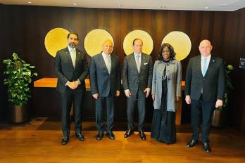 El canciller panameño Javier Martínez-Acha Vásquez sostuvo reuniones de alto nivel en Arabia Saudita para fortalecer la cooperación bilateral