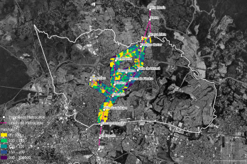Este mapa muestra la densidad de población en las manzanas que se encuentran a 300 metros del trazado propuesto para el Metrocable en el sector de San Miguelito. Esta propuesta de trazado es un híbrido entre la propuesta del Plan Maestro del Metro de Panamá y el estudio PRISMA de 2019.