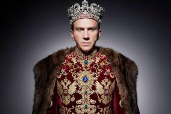 Osmel Sousa el “Zar de la belleza” ya tiene candidata favorita del Miss Universo 2025.