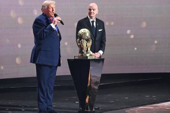 Donald Trump recibe el Premio de la Paz de la FIFA.