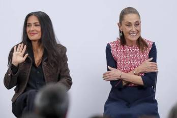 La presidenta Claudia Sheinbaum aclara que Salma Hayek no representó al Gobierno en inauguración del Mundial