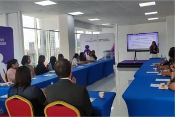 Panamá avanza en la capacitación de personal y liderazgos comunitarios para enfrentar la violencia digital.