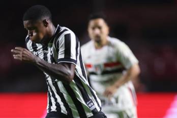 Kadir Barría, fuera del Mundial y con respaldo de Botafogo