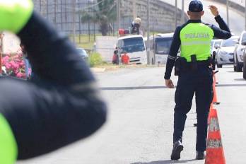 Policía Nacional anuncia inversión de carriles durante los Carnavales 2026.