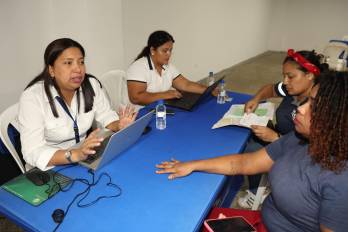 Gran afluencia en La Chorrera durante la entrega de tarjetas del Pase-U