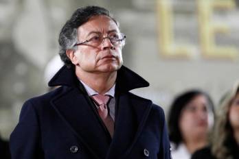 Petro anunció el aumento histórico del salario mínimo en Colombia para 2026.